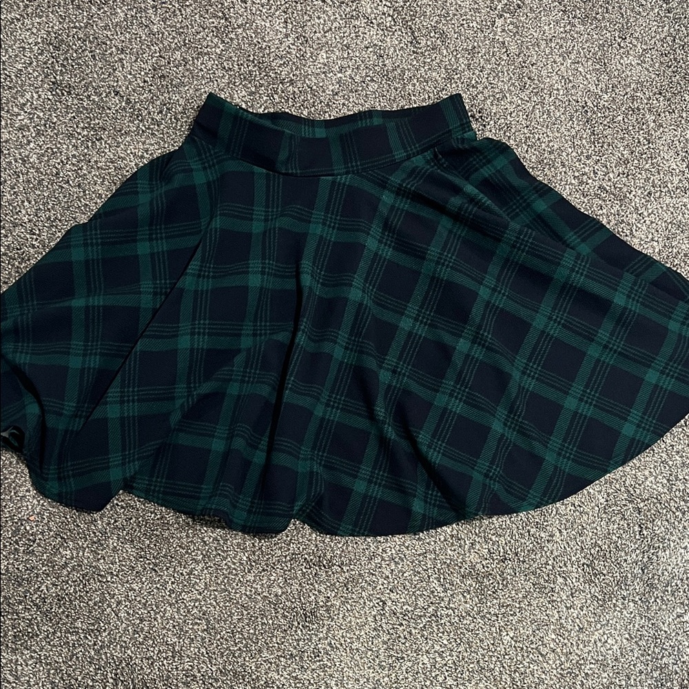Stylish Plaid Skater Skirt in Green and Black